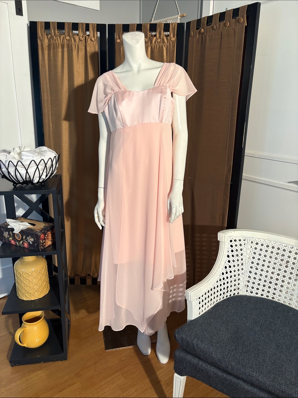 Elegant Pink Chiffon Layered Women's Gown